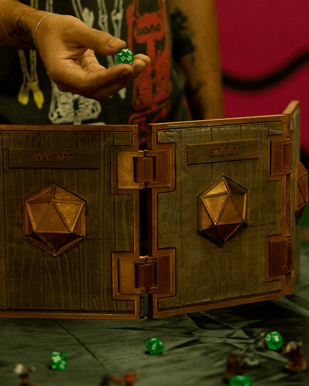 Customizable Dungeon Master Shield - Image 4