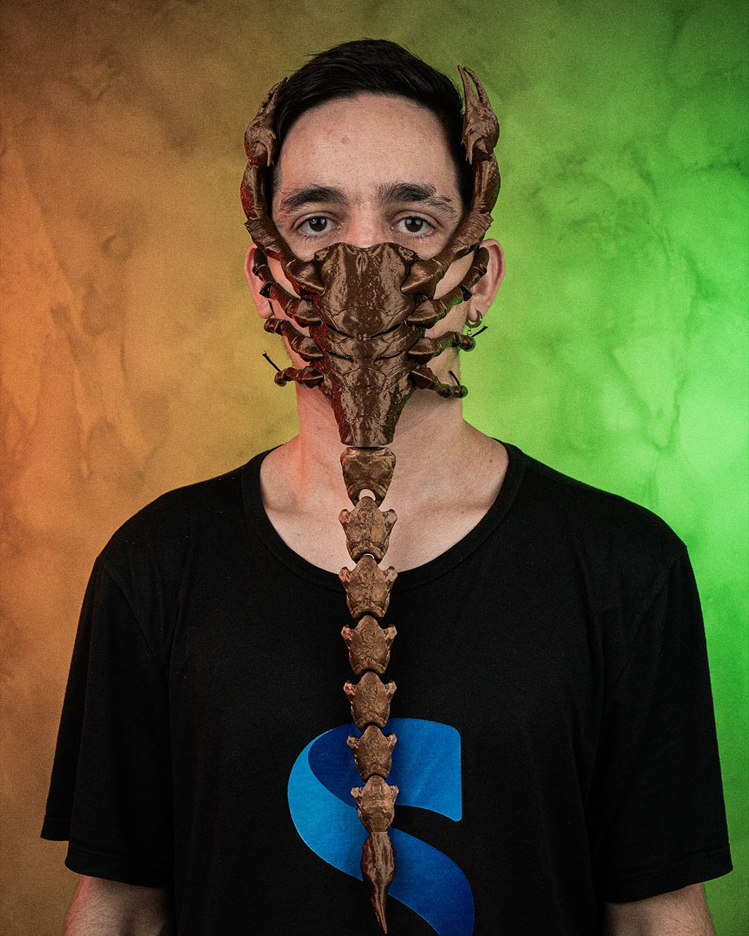 Scorpion Grasp Halloween Mask - Image 3