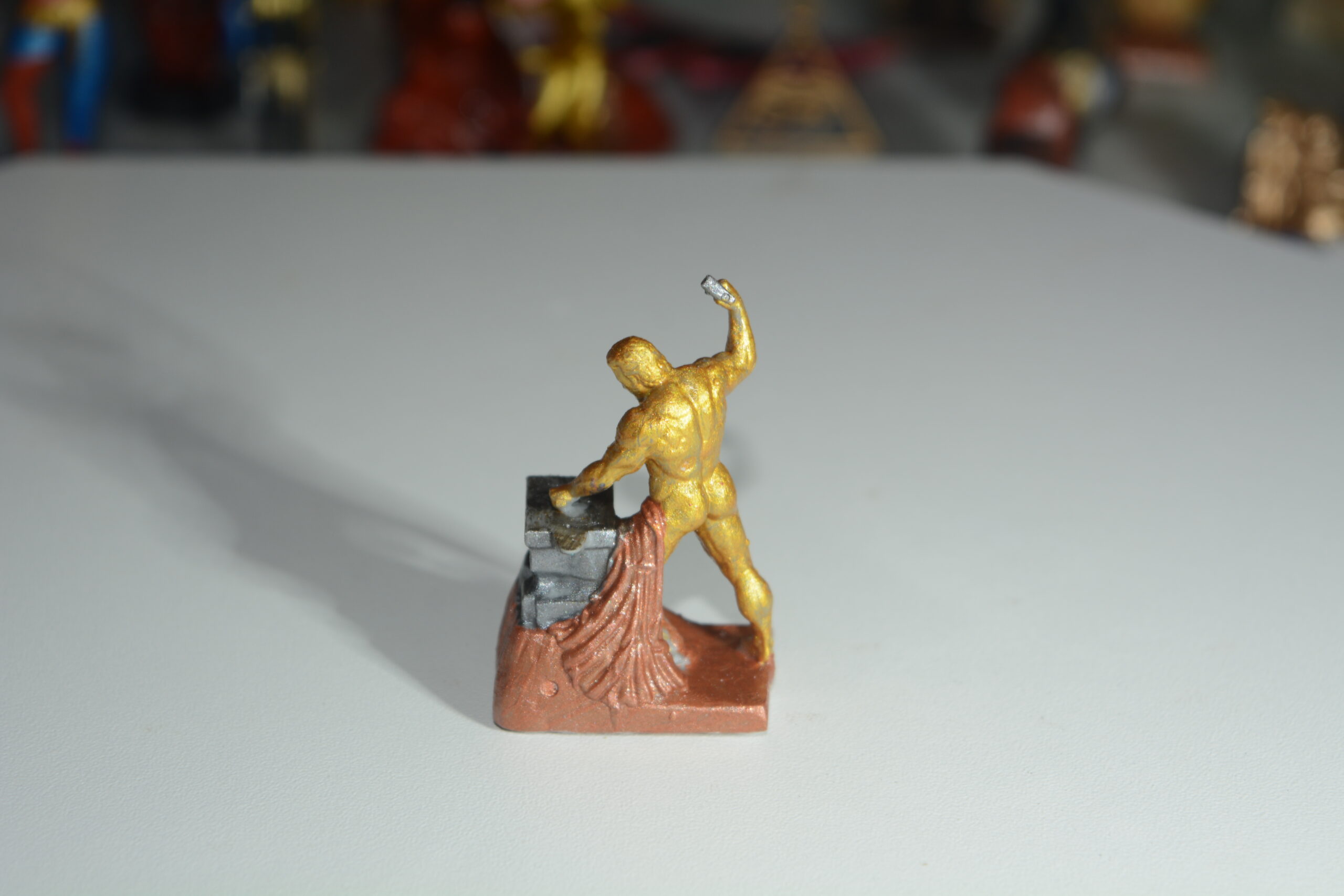 🔨 Miniatura do Deus Hefesto em Resina - Pintado à Mão 🔨 - Image 2