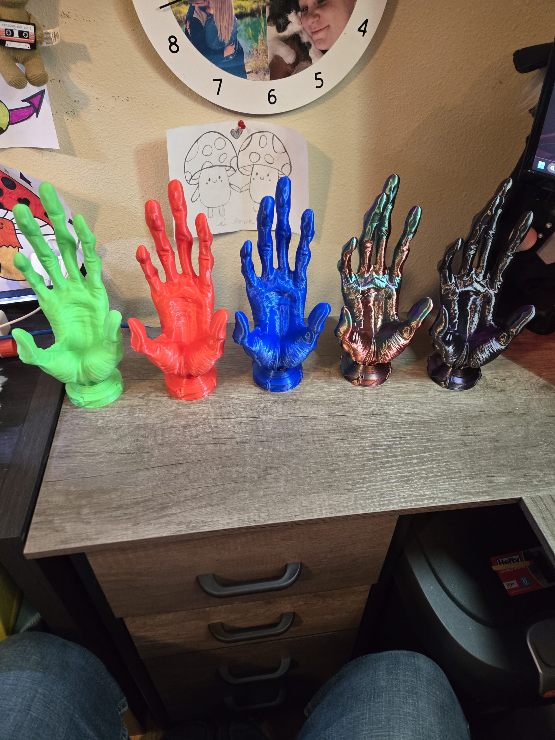 6-Finger Alien Hand Controller Holder